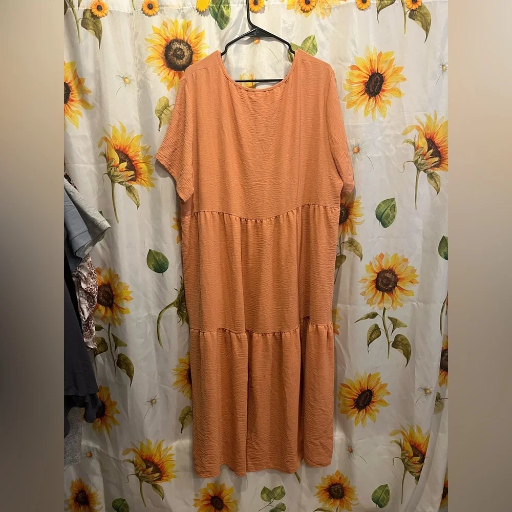 Elegant Peach Maxi Dress - Picture 2 of 3